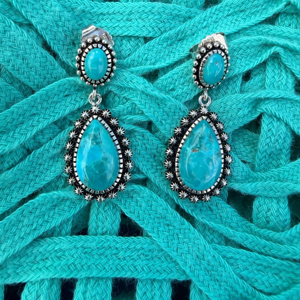 🌵NEW Turquoise and Sterling Teardrop Silver Earrings